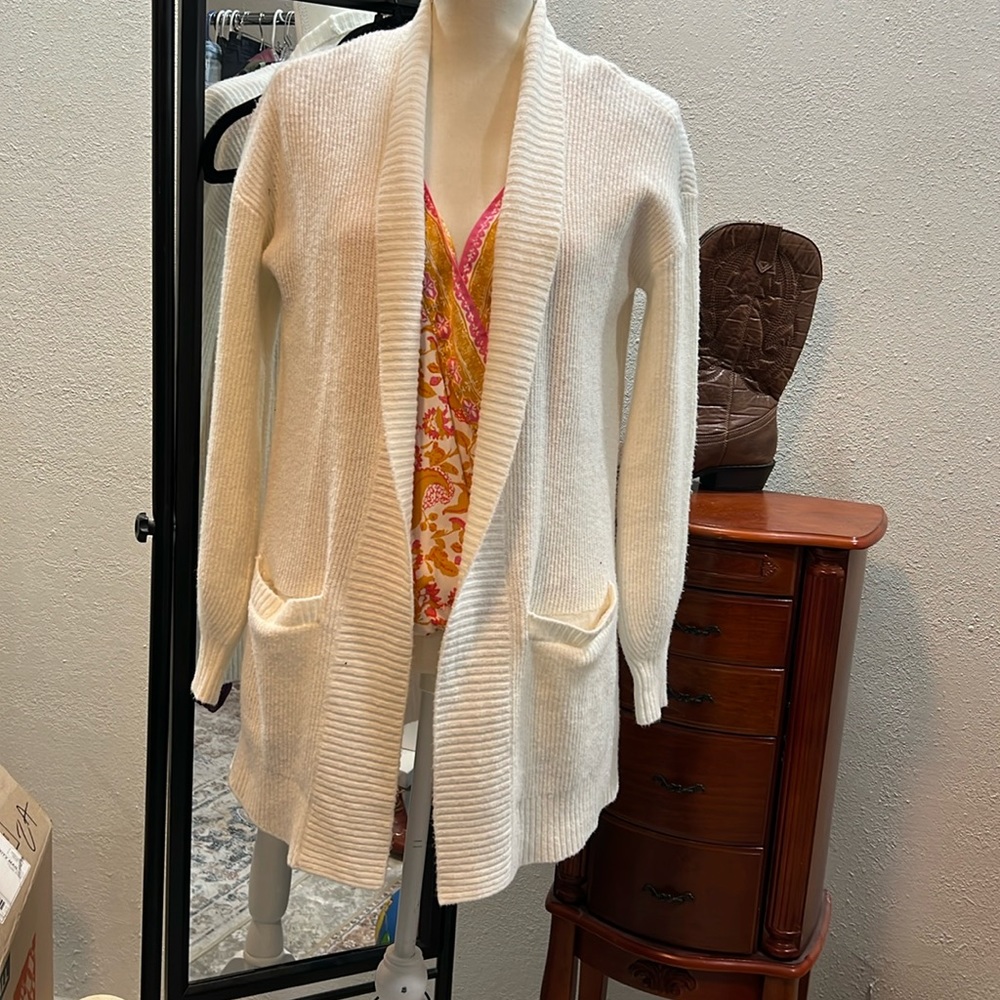 NWOT loft, Ivory, white cardigan open front with pocket